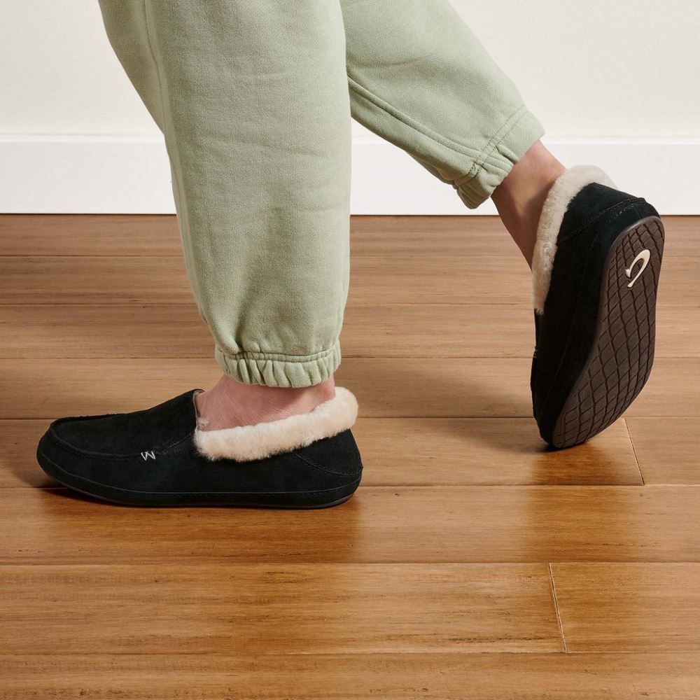 Ku'una Women's Shearling Slippers - Black