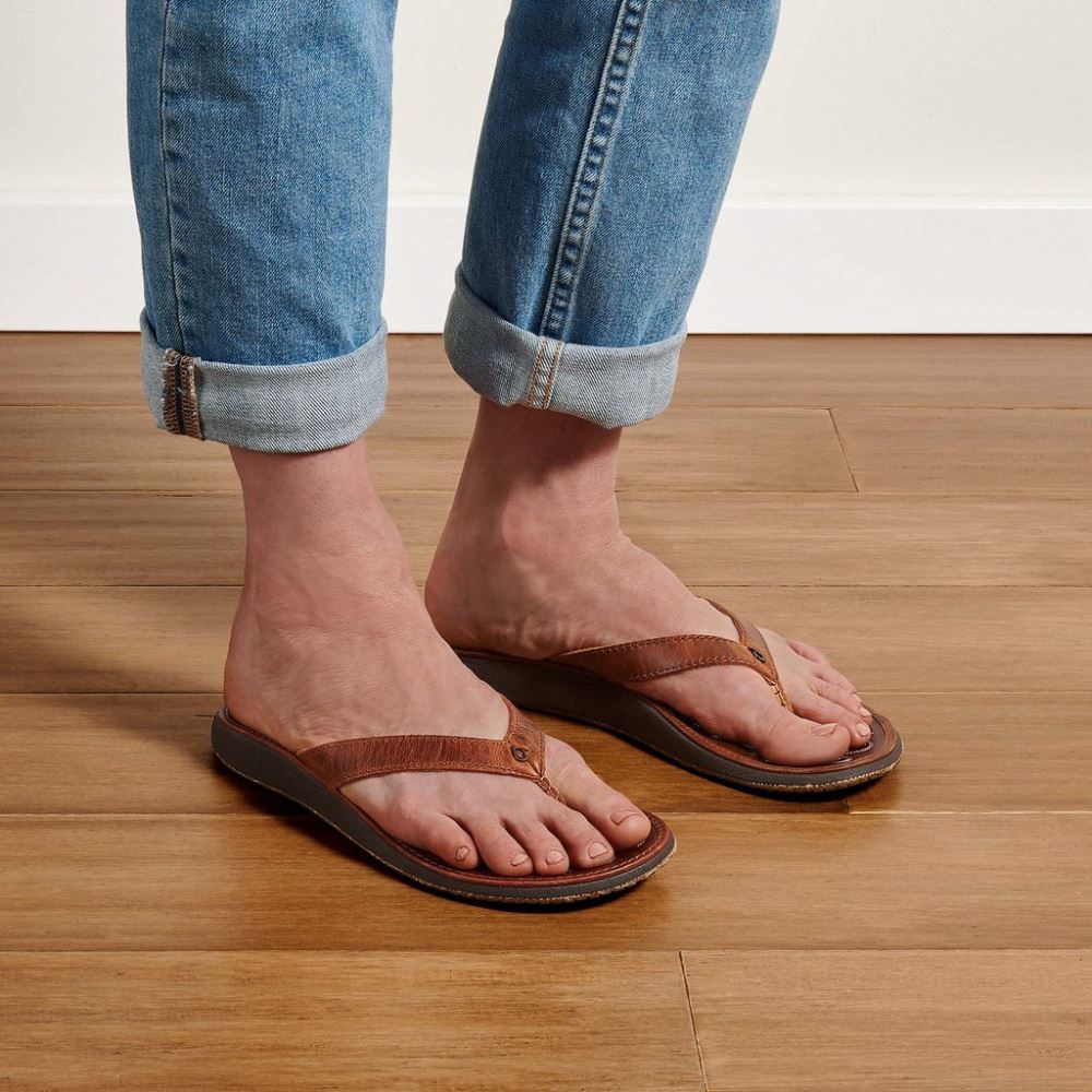 Paniolo Women's Leather Flip Flops - Natural