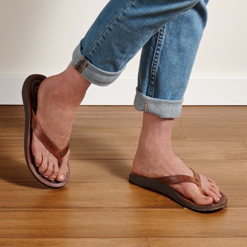 Paniolo Women's Leather Flip Flops - Natural