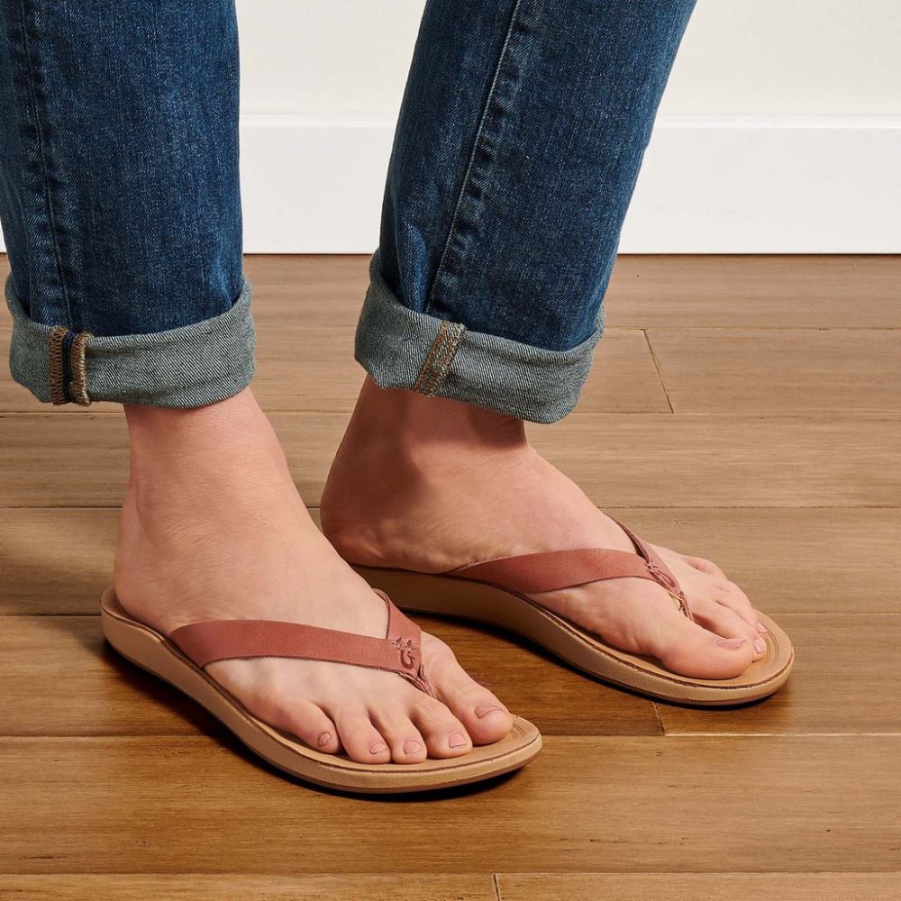 OluKai Nonohe - Cedarwood / Golden Sand