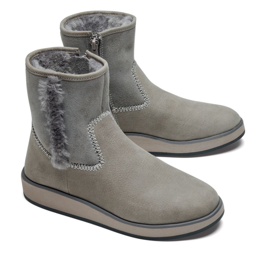 Pa'ina Hulu Women's Shearling Boots - Fog