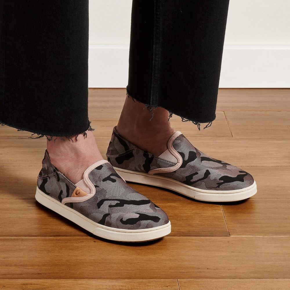 Pehuea Pa'i Women's Sneakers - Soft Pink / Ke Au Camo