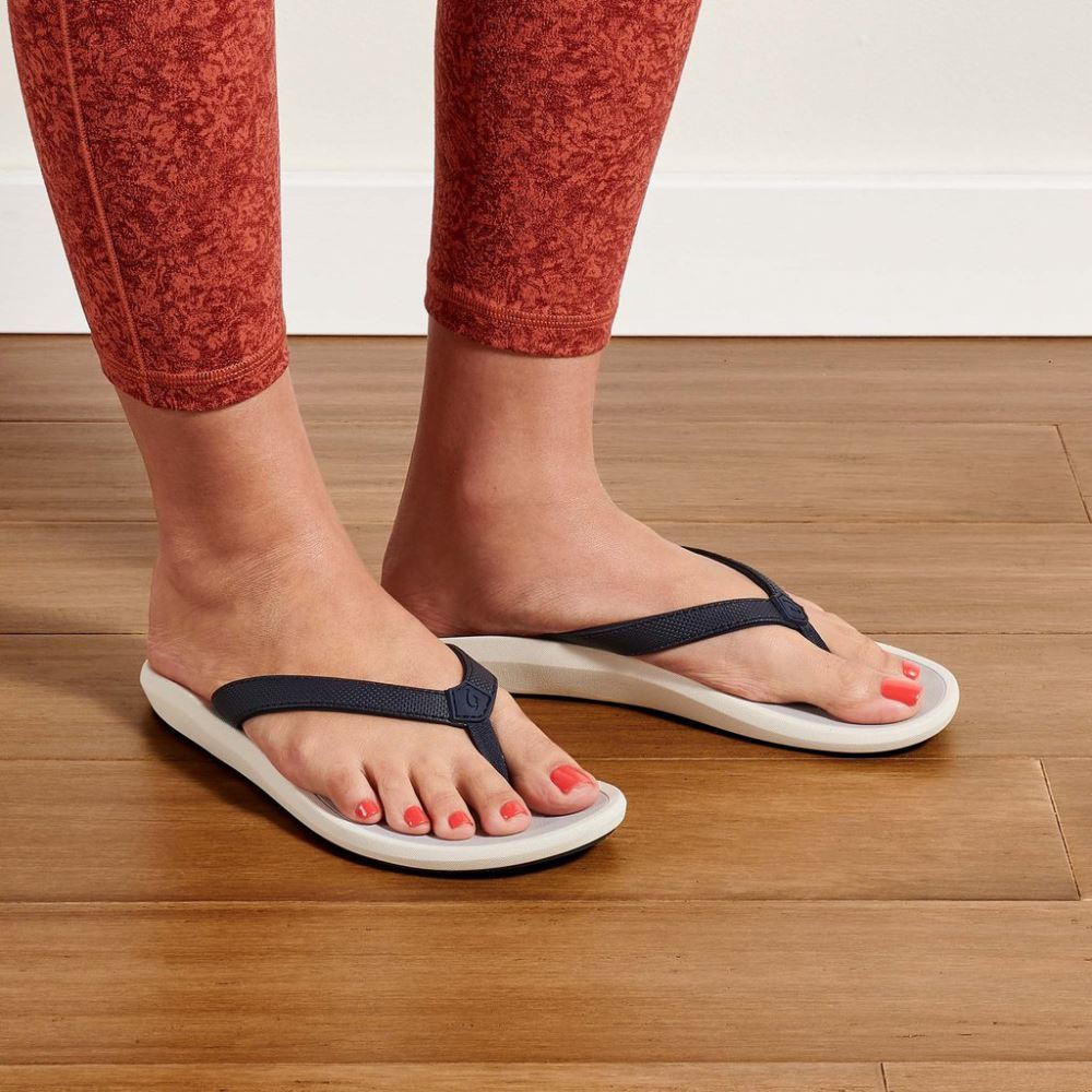 Pi'oe Women's Beach Sandals - Trench Blue / Mist Grey